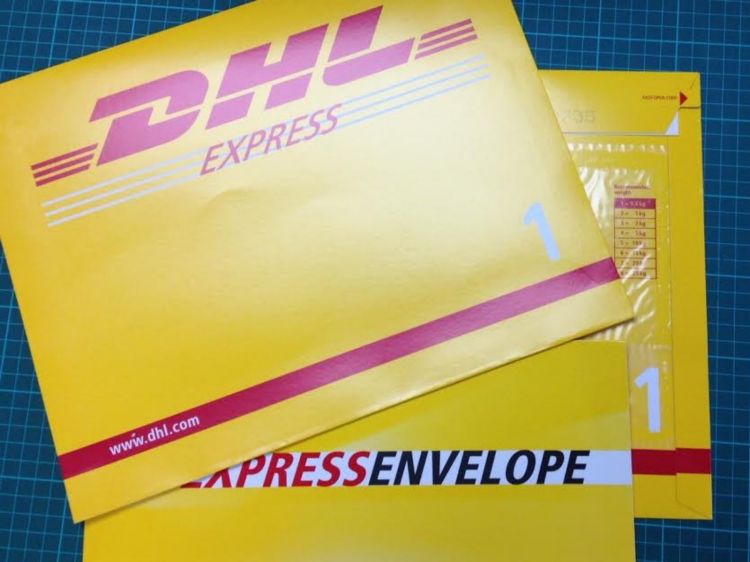 envoi de documents urgent au départ de Villefranche avec DHL